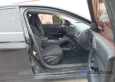 2015 Chrysler 200 Limited z USA, uszkodzony, nr VIN 1C3CCCAB7FN666892